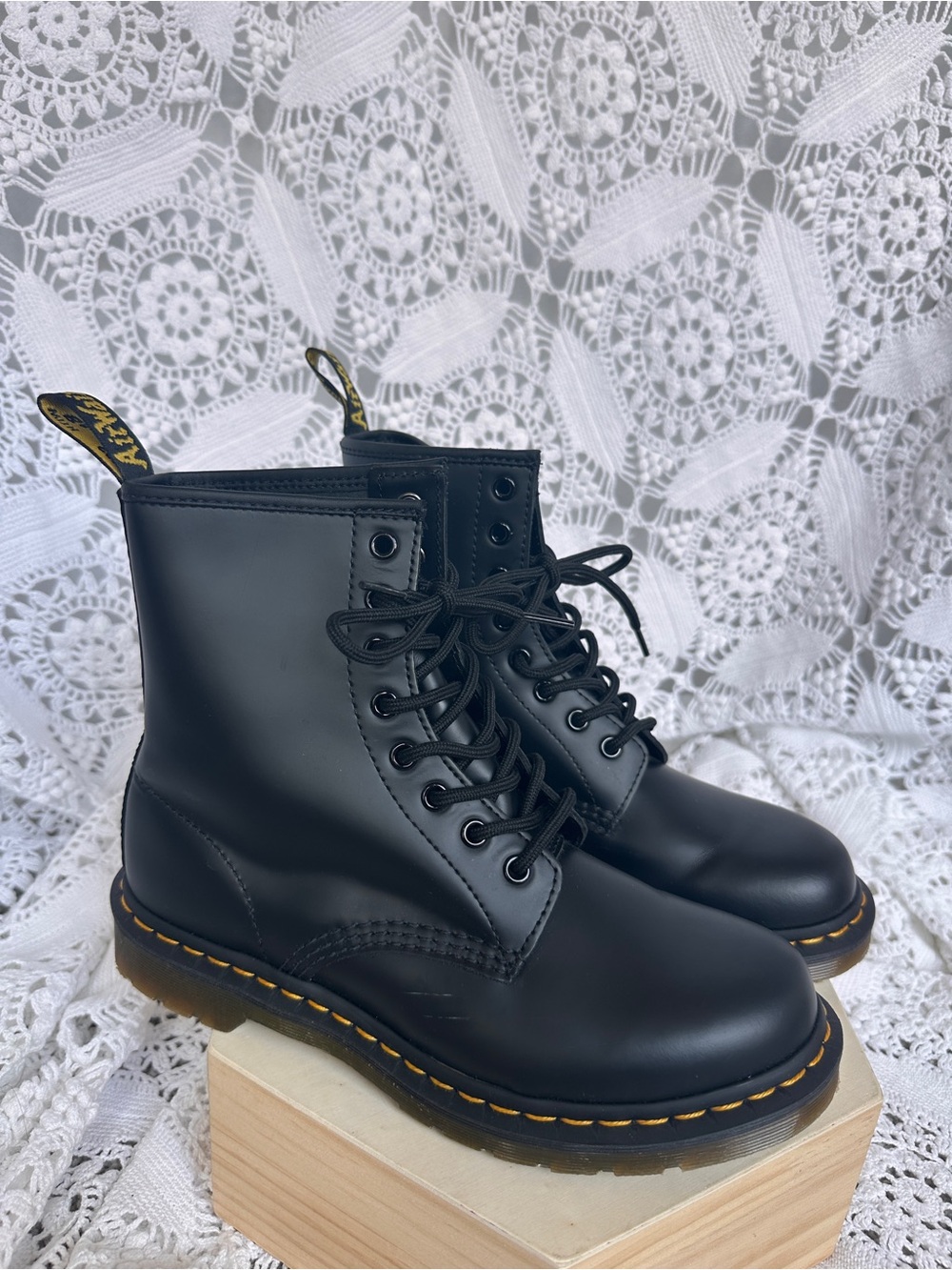 Dr. Martens Classic 1460 Smooth Leather 8-Eye Combat Boots Black Size 8